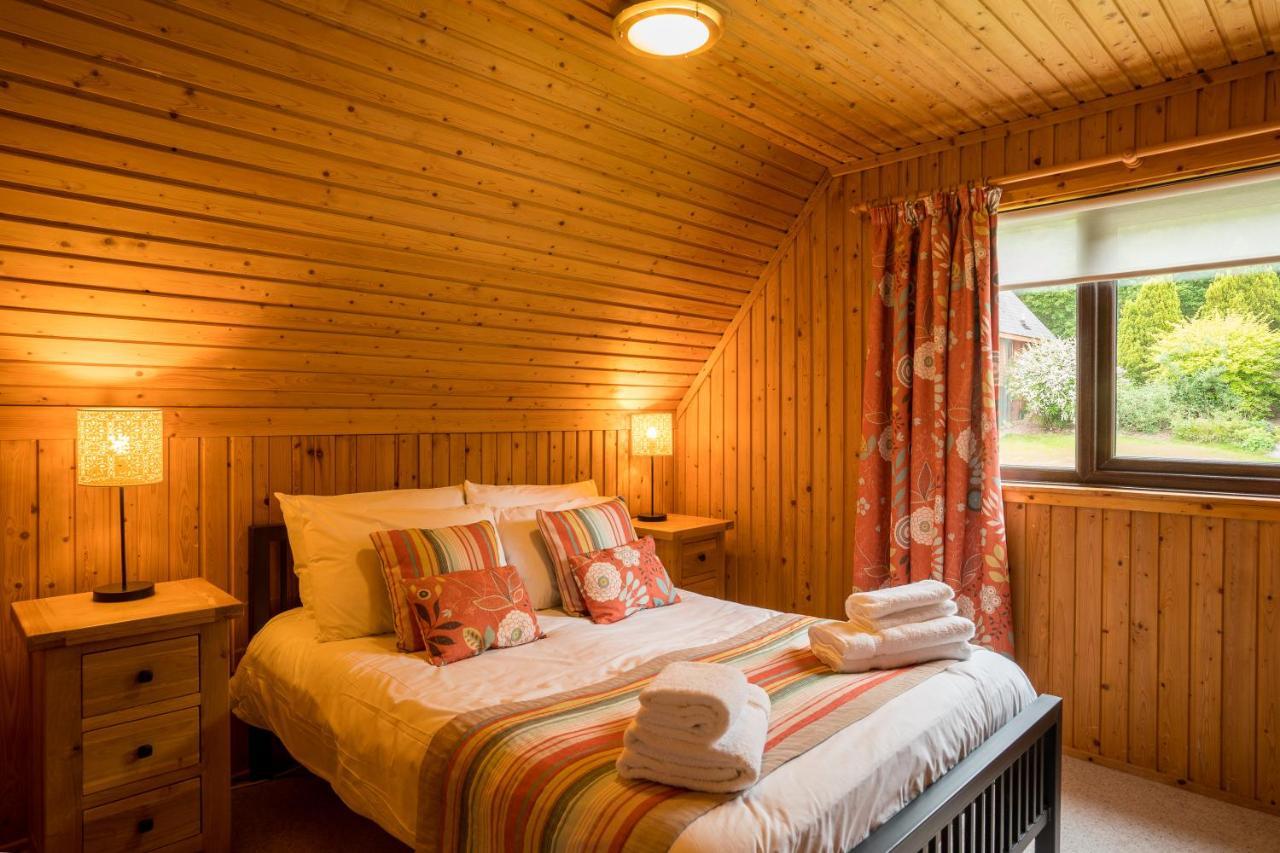 Thistle Lodges At Sandyhills Bay Далбийти Екстериор снимка
