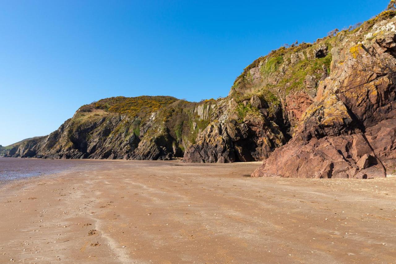 Thistle Lodges At Sandyhills Bay Далбийти Екстериор снимка